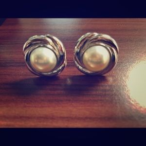18k white gold Mabe Pearl earrings